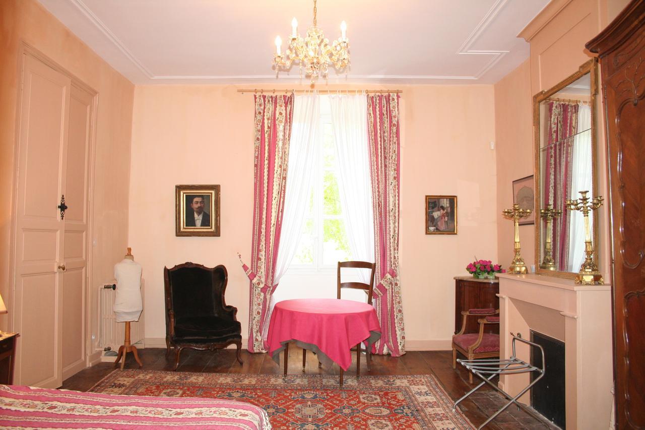 Chateau Manoir De La Leche Touvre Zimmer foto